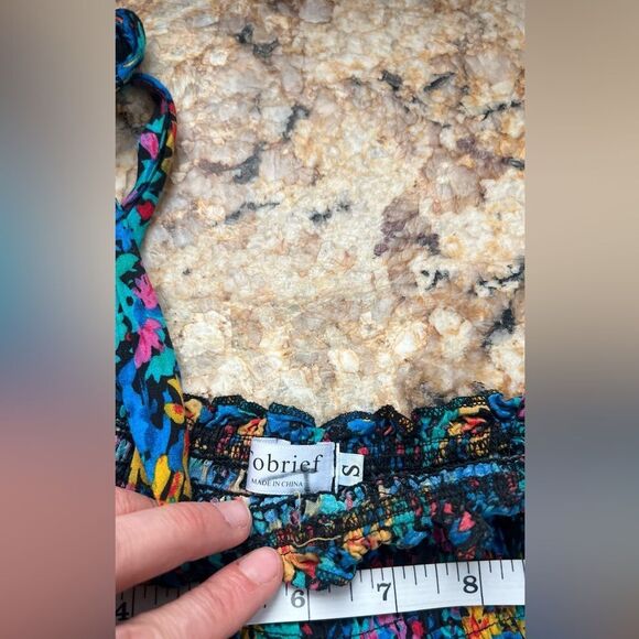 Floral Maxi Dress in Vibrant Colors - Picture 6 of 9